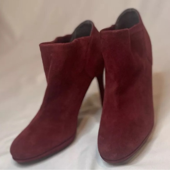 Stuart Weitzman Red Suede Stiletto Heeled Ankle Booties Women's 8.5 NWOT - Picture 5 of 10